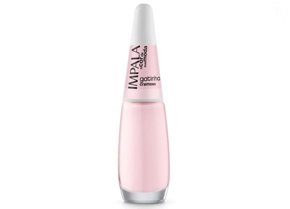 O esmalte rosa claro é um verdadeiro clássico quando o assunto é valorizar as unhas dos pés
