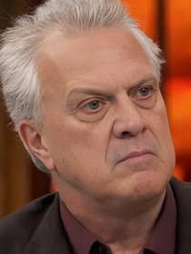 'Cara, ele levantou e foi embora': Pedro Bial aponta 'desastre anunciado' em entrevista com famoso cantor internacional