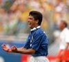 Campeão mundial em 1994, Bebeto transformou a emoção pela chegada do filho Matheus em uma comemoração eternizada na história do futebol