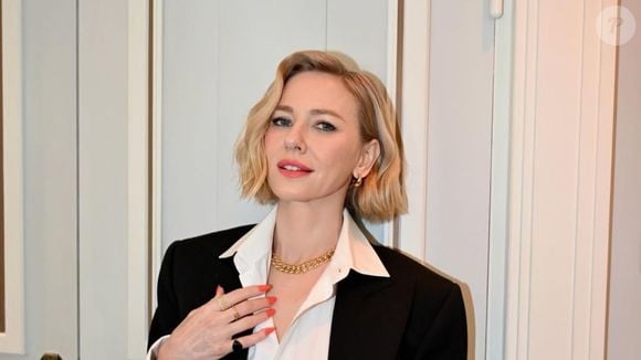 Cabelo ideal para mulheres 50+: Delphine Courteill defende que o clareamento para um tom mais próximo ao cabelo deixa rosto mais rejuvenescido