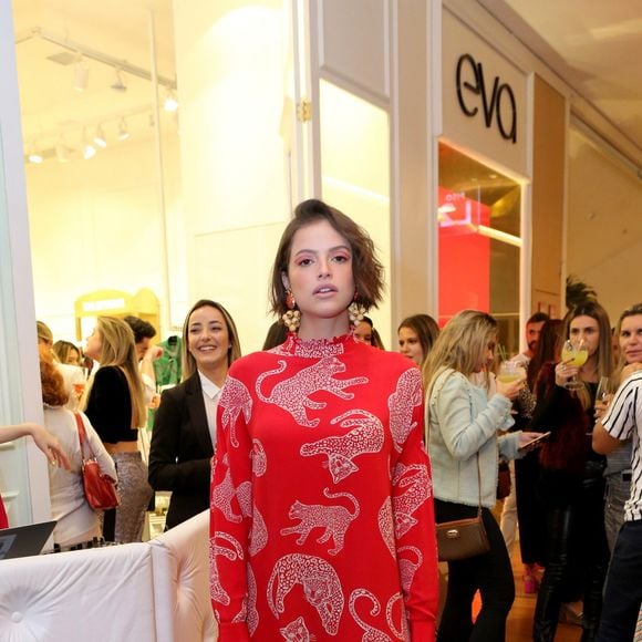 Outra adepta do cabelo chanel rico em camadas é Agatha Moreira