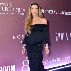 Baile do BB: Maya Massafera escolhe vestido preto ombro a ombro