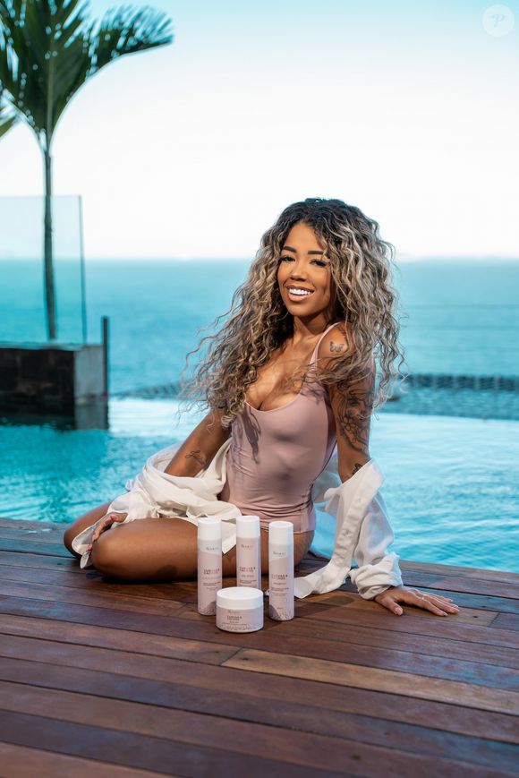 'Vivi Noronha e sua empresa figuram como beneficiárias diretas de recursos oriundos da facção Comando Vermelho, recebidos por meio de pessoas interpostas com o objetivo de ocultar a origem ilícita do dinheiro', explicou a polícia