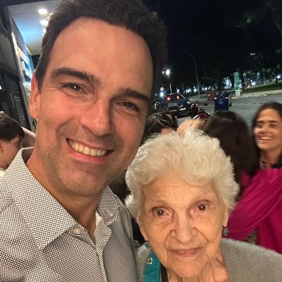 Em um texto emocionante publicado nas redes sociais, Tadeu Schmidt falou sobre a falta da mãe e a dificuldade em nunca mais vê-la