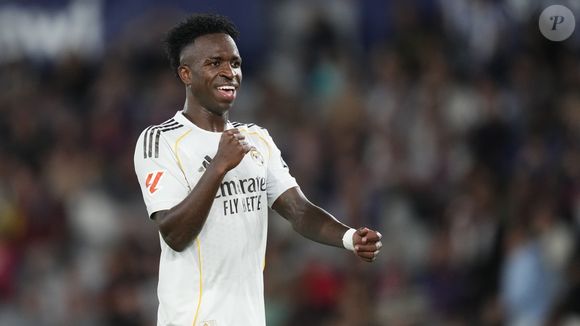 Real Madrid, de Vini Jr., foi eliminado da Champions League e da Copa do Rei, e está 9 pontos atrás do líder Barcelona no Campeonato Espanhol