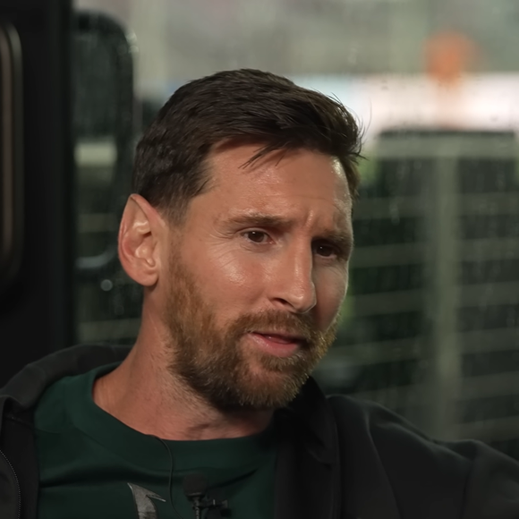 'Não gosto que falem de mim que não seja jogando futebol': a frase de Lionel Messi, destacada pelo Lance!, reforça o perfil reservado do camisa 10 da Argentina, que evita expor a vida pessoal
