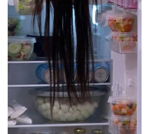 Produção da TV Globo envia enxurrada de ovos para Gracyanne Barbosa, que está no Quarto Secreto do 'BBB 25'