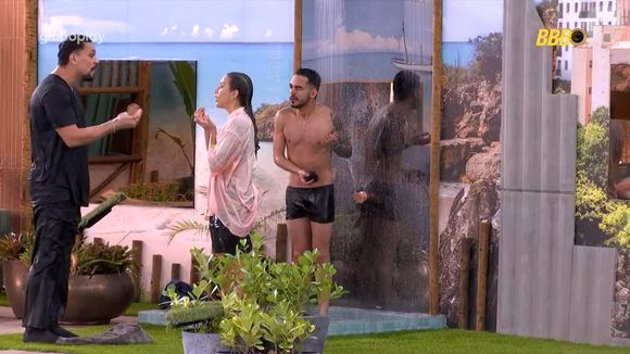 Vinícius e Renata são inimigos de jogo no 'BBB 25'