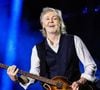 Outro adepto da postura é a lenda da música Paul McCartney
