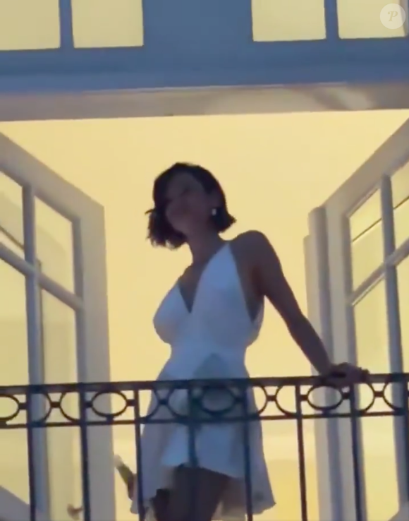 Público foi ao delírio com aparição de Bruna Marquezine e se uniu em gritos para a atriz