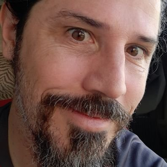 Fabio Caniatto é o ator que interpreta Louro Mané