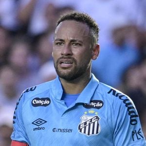 Neymar participou da disputa do Santos contra o Bragantino no último domingo (10) e foi decisivo para a vitória do clube paulista