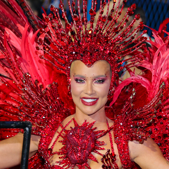 Já é Carnaval! Virginia Fonseca se prepara para reinar novamente e revela maior erro de sua estreia na Marquês de Sapucaí