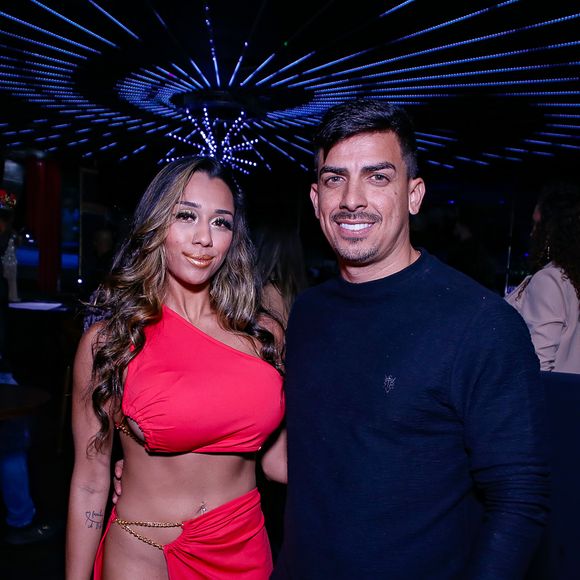 Isabela Lima e Prazeres se conheceram em uma balada liberal e, após o casamento, decidiram transformar os fetiches em fonte de renda