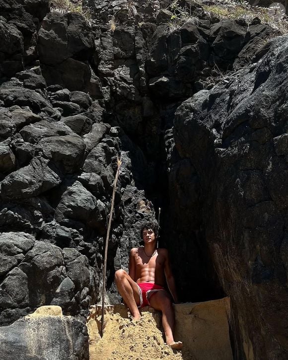 Atualmente com 27 anos, Pedro Waddington faz sucesso com suas fotos nas redes sociais