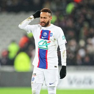 Neymar voltará ao Brasil e jogará em algum clube do país entre o fim de 2025 e o começo de 2026, aponta Robério de Ogum