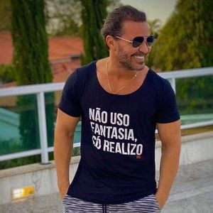 Nos últimos anos, Eduardo Costa vinha deixando seu cabelo crescer