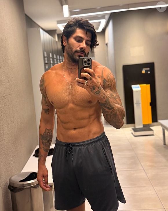 Renan Oliveira é modelo e, atualmente, usa o Instagram para produção de conteúdo