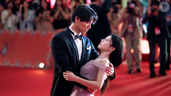 'O Amor Pode Ser Traduzido?': um intérprete poliglota passa a trabalhar para uma estrela global e vê a relação profissional entre os dois se transformar em amor