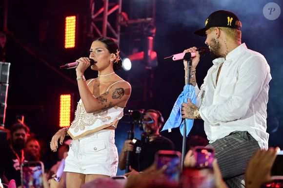 Uma semana após anunciarem o término, Ana Castela e Zé Felipe cantaram juntos o dueto Sua Boca Mente. A postura da cantora no palco, no entanto, chamou atenção e gerou especulações nas redes sociais