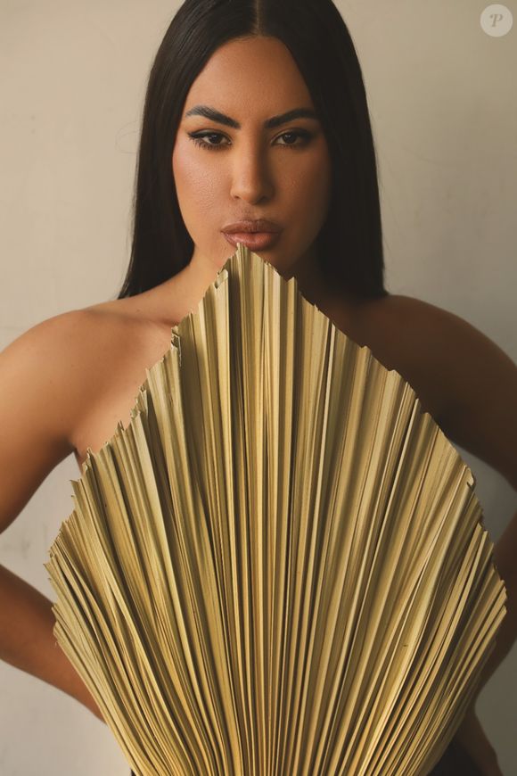 Mudança de visual de Isabelle Nogueira: ex-BBB relata que tinha receio do cabelo ficar muito preto.