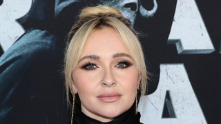 Morte de Hayden Panettiere: médico legista divulga novos detalhes sobre causa da morte da atriz de 'Pânico'. 'A autópsia foi concluída hoje. Durante o exame, não foram encontrados sinais de...'