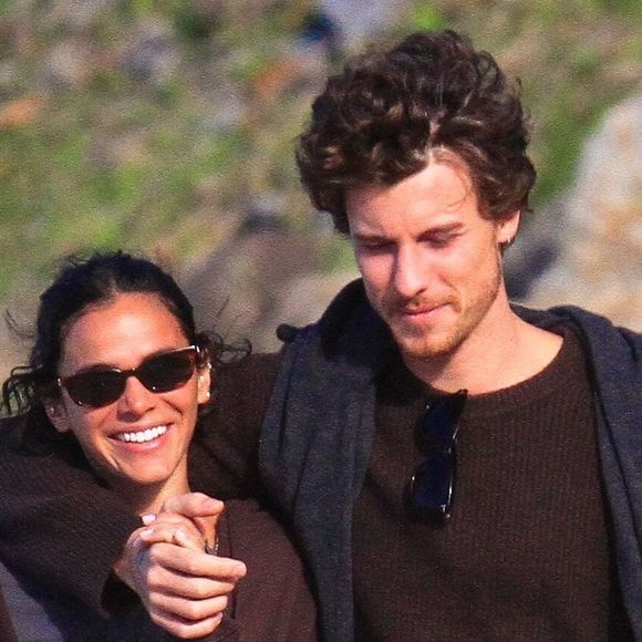 Bruna Marquezine fez uma declaração de amor para Shawn Mendes nas redes sociais em homenagem ao aniversário de 28 anos do cantor canadense