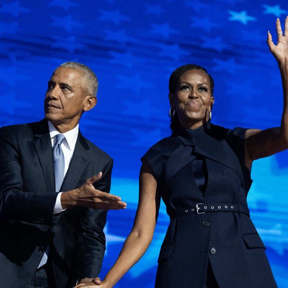 Barack Obama fez declaração de amor para Michelle Obama no 'Valentine's Day', nesta sexta-feira (14).