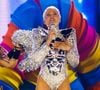 De body brilhante ultracavado, Xuxa impressiona com corpo aos 63 anos em estreia de nova turnê; show tem nave voadora e Paquitas. Fotos!