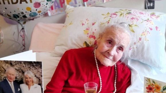 Mingau de aveia na dieta e vinho espanhol: o curioso segredo de longevidade de uma mulher que chegou aos 105 anos; ela serviu durante a Segunda Guerra Mundial e hoje mora em asilo de luxo no Reino Unido