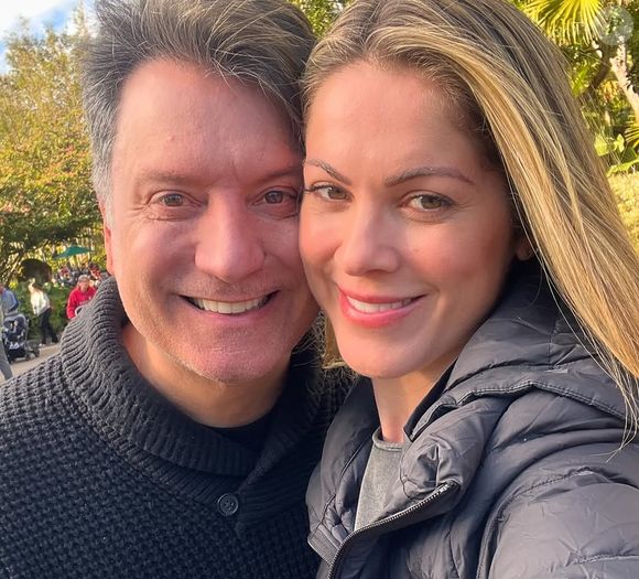 Além disso, a beleza do casal é sempre elogiada por fãs na web