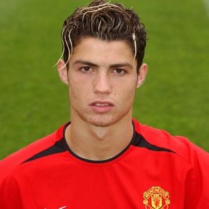 'Nunca me esqueci desse momento': Cristiano Ronaldo recorda infância difícil e agradece a funcionária que o ajudou com comida