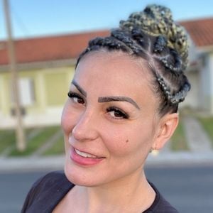 Depois da separação, Andressa Urach mudou completamente seu estilo e aparência novamente