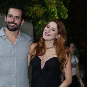 Grávida, Dani Calabresa prestigiou festa de Anitta com o marido