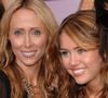 Mãe de Miley Cyrus, Tish Cyrus revela que começou a se exercitar após os 50 e afirma que hoje se sente melhor do que nos últimos 20 anos