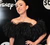 Tata Werneck apostou em um visual monocromático com um longo vestido preto adornado com plumas para o Troféu Imprensa, realizado pelo SBT em São Paulo