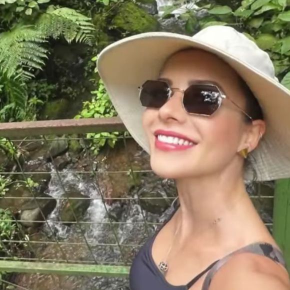 Viagem de casal! Sandy posta vídeo em Costa Rica e web aponta presença do médico Pedro Andrade