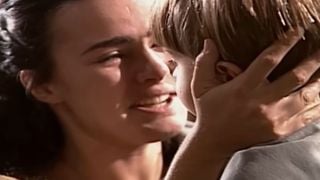 Giuliana fica com Juanito em 'Terra Nostra'? Desesperada, italiana reencontra o filho, se agarra nele, mas entra em guerra com a mãe adotiva