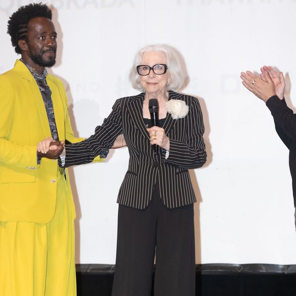 Ao lado de Alan Rocha, Fernanda Montenegro celebra novo filme aos 95 anos e emociona público na pré-estreia.