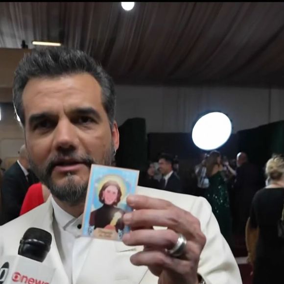 Wagner Moura levou no bolso uma 'santinha' de Fernanda Torres como amuleto para a indicação de 'Agente Secreto'