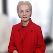 Carolina Herrera sabe o segredo: como dar um toque especial a qualquer look com saia midi ou calça larga neste Outono-Inverno