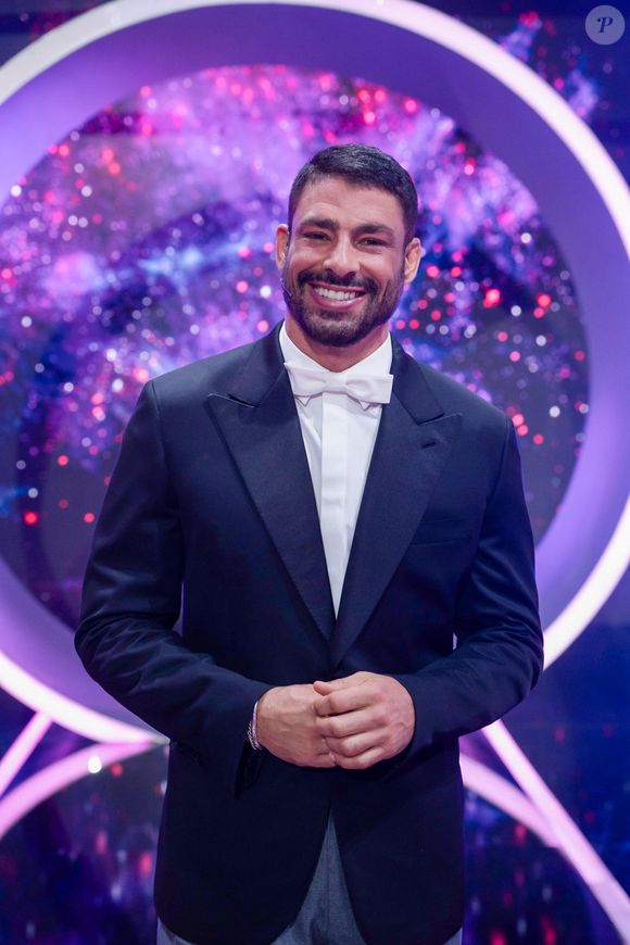 Cauã Reymond no auge da polêmica com Bella Campos pediu para deixar o elenco da novela 'Vale Tudo'