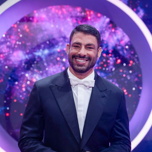 Cauã Reymond no auge da polêmica com Bella Campos pediu para deixar o elenco da novela 'Vale Tudo'