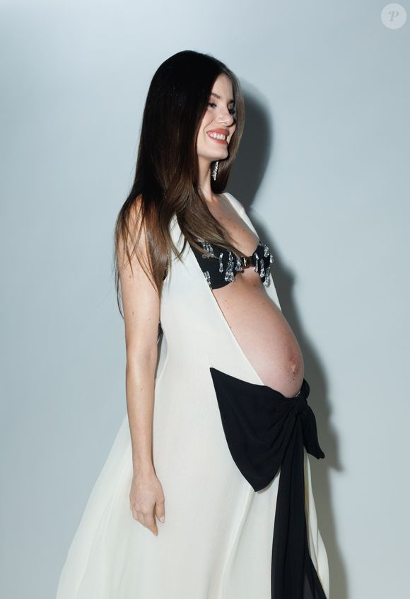 Gravidez de Camila Queiroz: atriz não revelou ainda nome da primeira filha