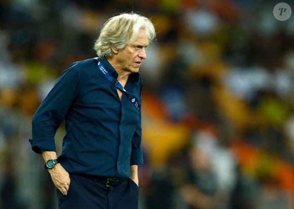 Jorge Jesus apontou que Neymar leva vida pessoal mais a sério que profissional