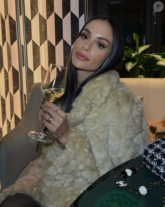 Ex-mulher de Marcelinho Calil, chefão da Viradouro, Thamires Hauch agradeceu apoio que recebeu após fim conturbado de casamento