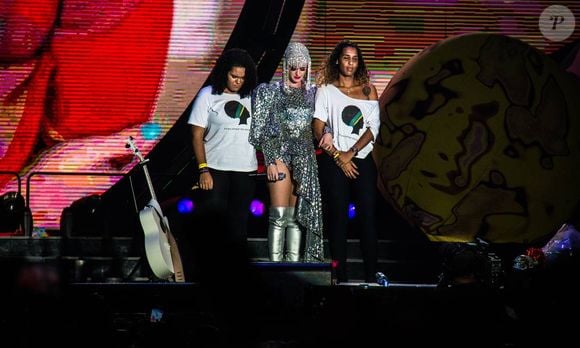 Katy Perry na 'Witness Tour' no Brasil homenageando Marielle Franco