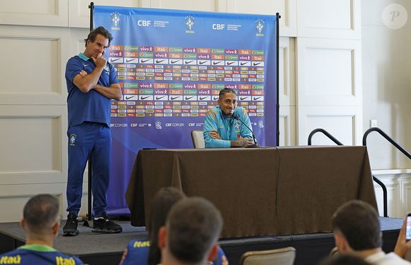 Raphinha está fora do jogo do Brasil contra a Escócia na Copa 2026 após lesão na coxa