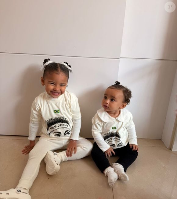 Em dia de jogo da Copa, web apontou melhor presente de Neymar para a filha caçula, Mel: 'Gol'