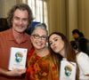 Tatá Werneck leva sogro para lançamento de livro da sua mãe, Claudia Werneck